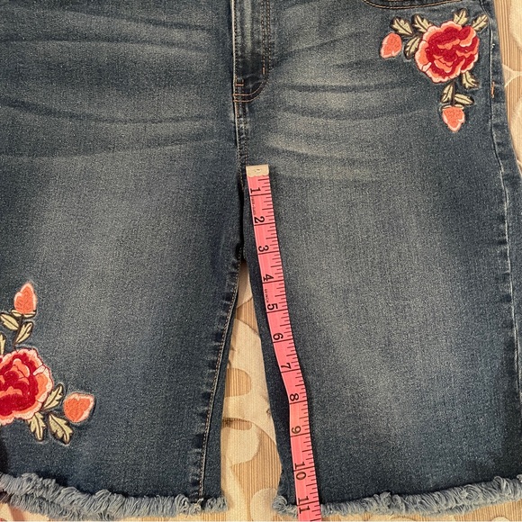 Roebuck & Co R1893 Floral Jean Denim Shorts Sz 12 - Picture 8 of 8